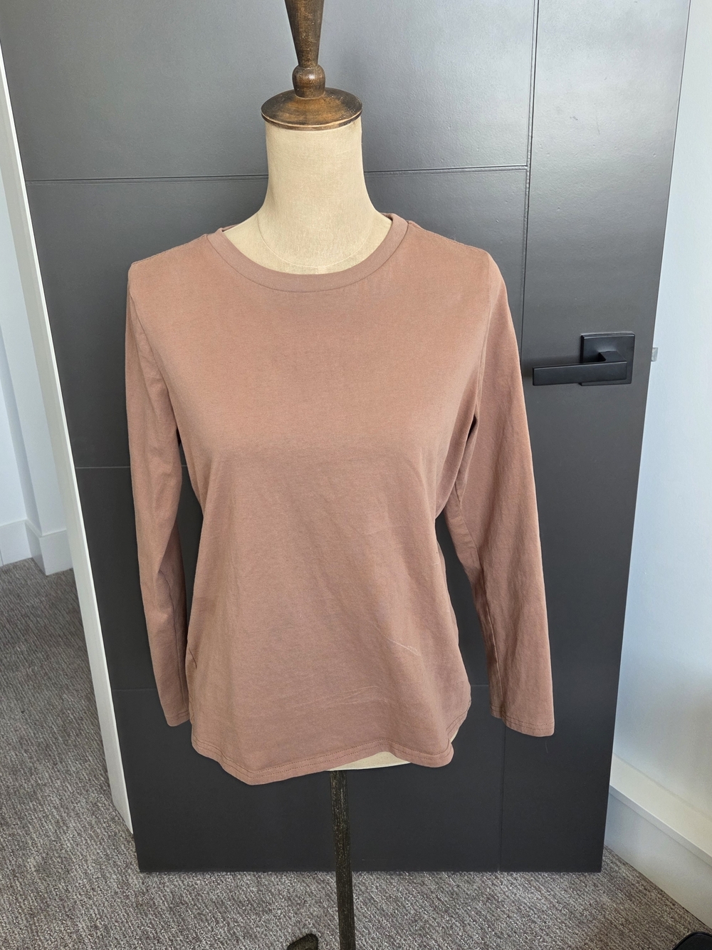 Women’s Long-Sleeve Crewneck Top - Brown